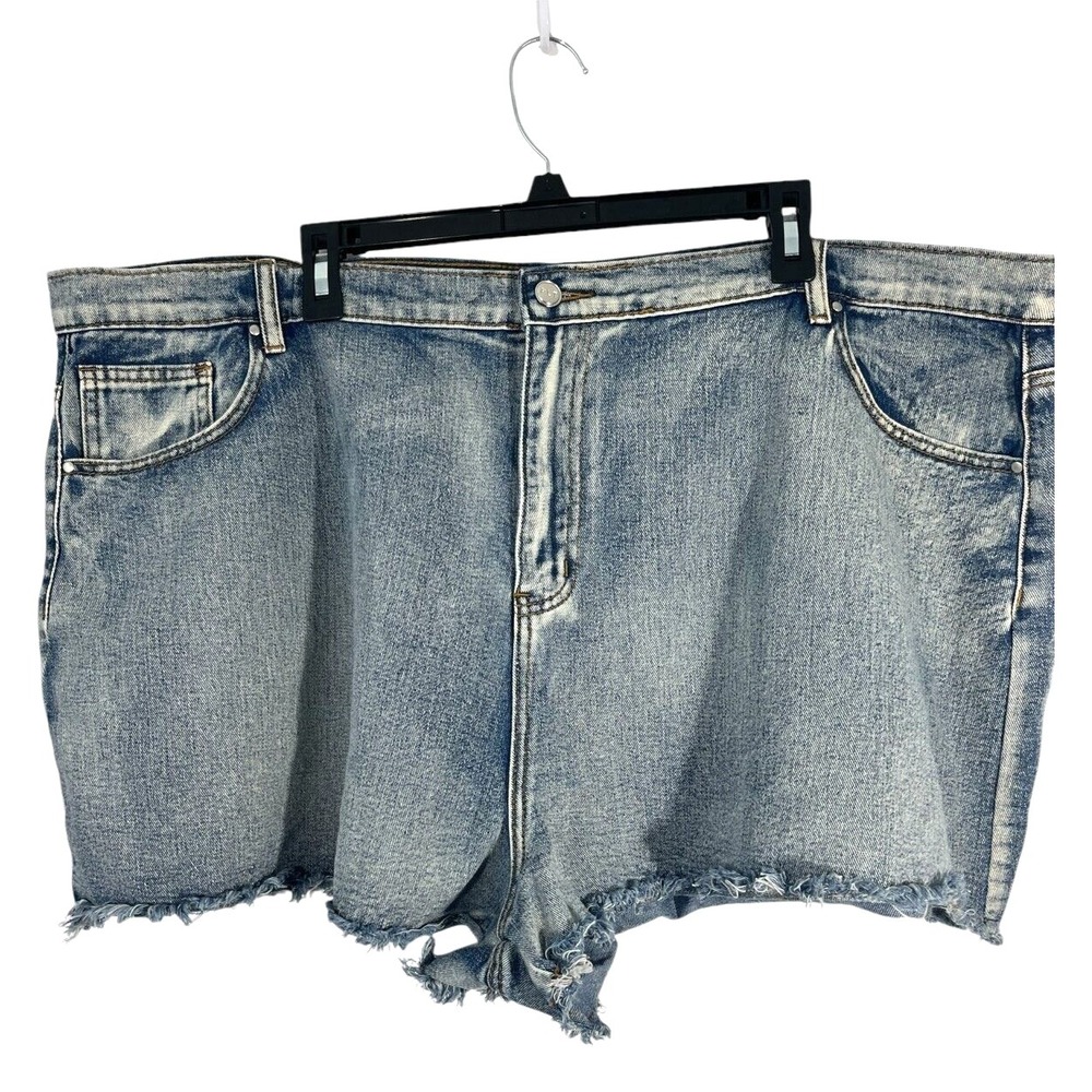 Pretty Little‎ Thing Plus NWT Women's Denim Jean Shorts 24 Inseam 2.5" Waist 48"